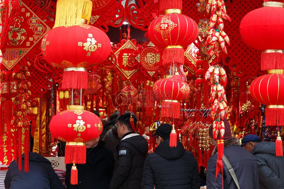 东方书剑的《七律·蛇年春节》