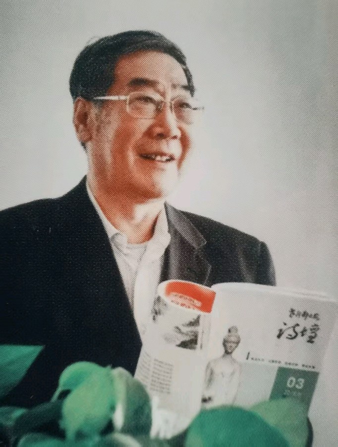 红霞诵读李奎封：初夏游马踏湖揽胜｜边立成：《土地记忆》读后｜京港澳台世界头条总社发布