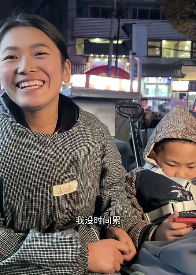 一个超暖的故事，发生在山东济宁的深夜街头（图2）