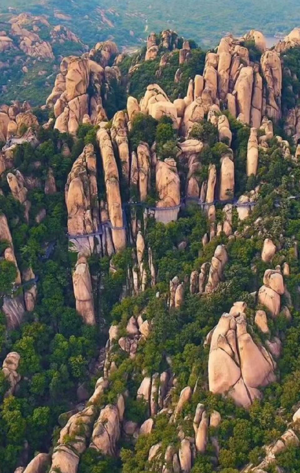曹绍民的《嵖岈山》
