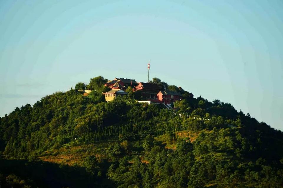 东方书剑的《[双调・得胜令] 早春游盘古山》