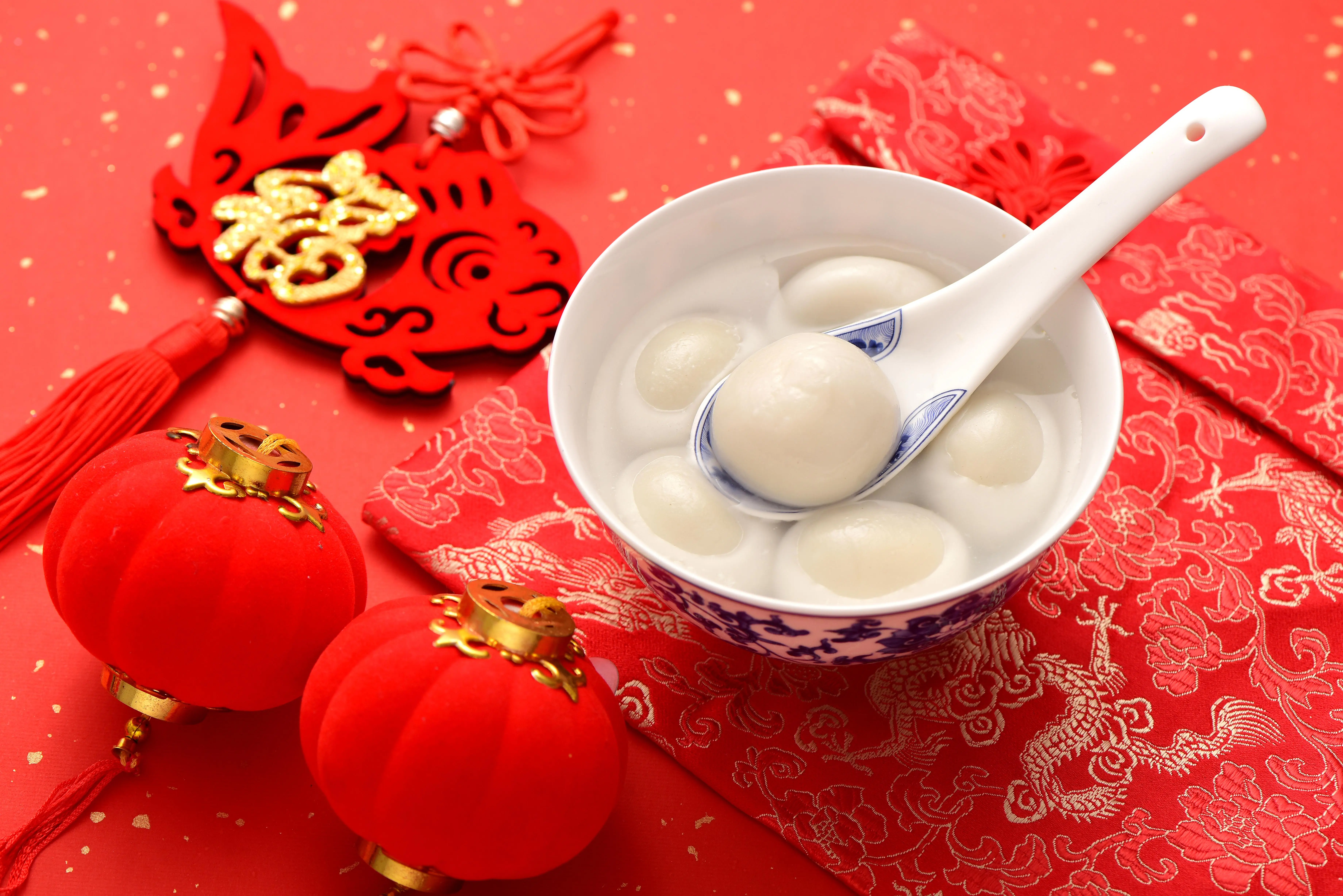 东方书剑的《【中吕宫・普天乐】小城元宵节》