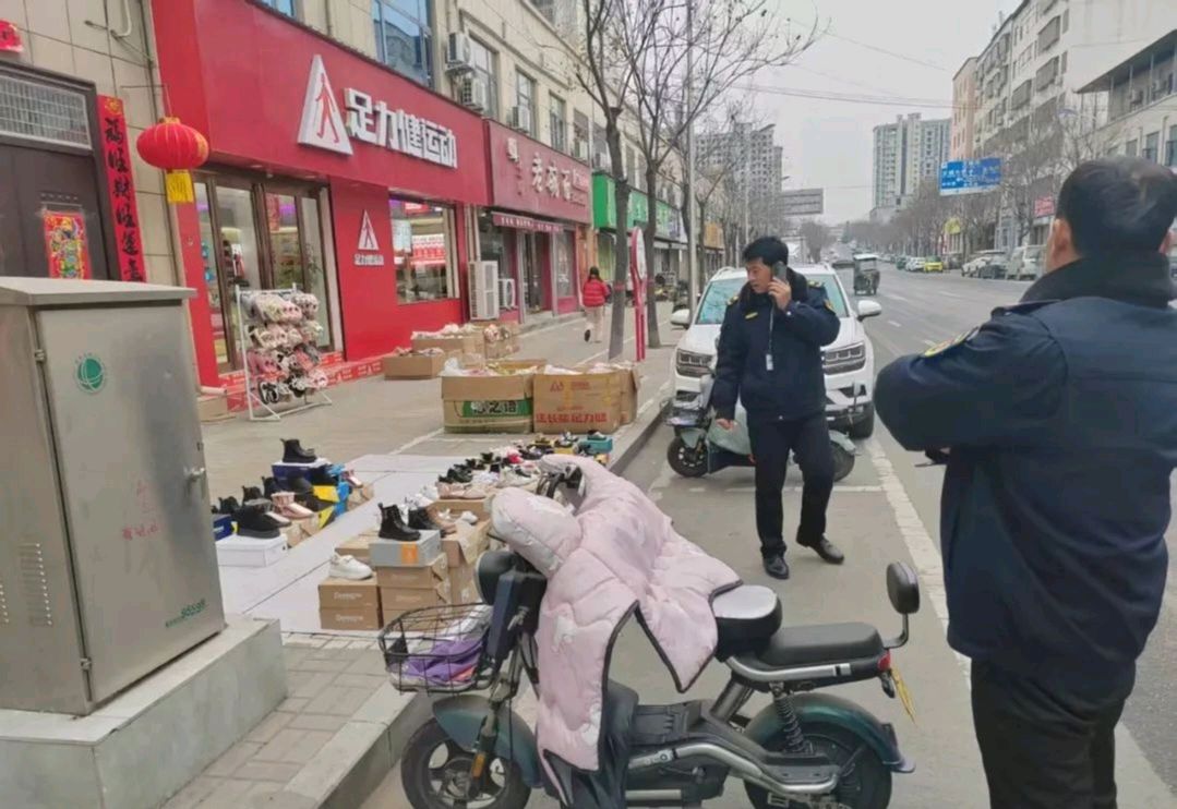 公共车位被占用 城管整治再发力（图2）