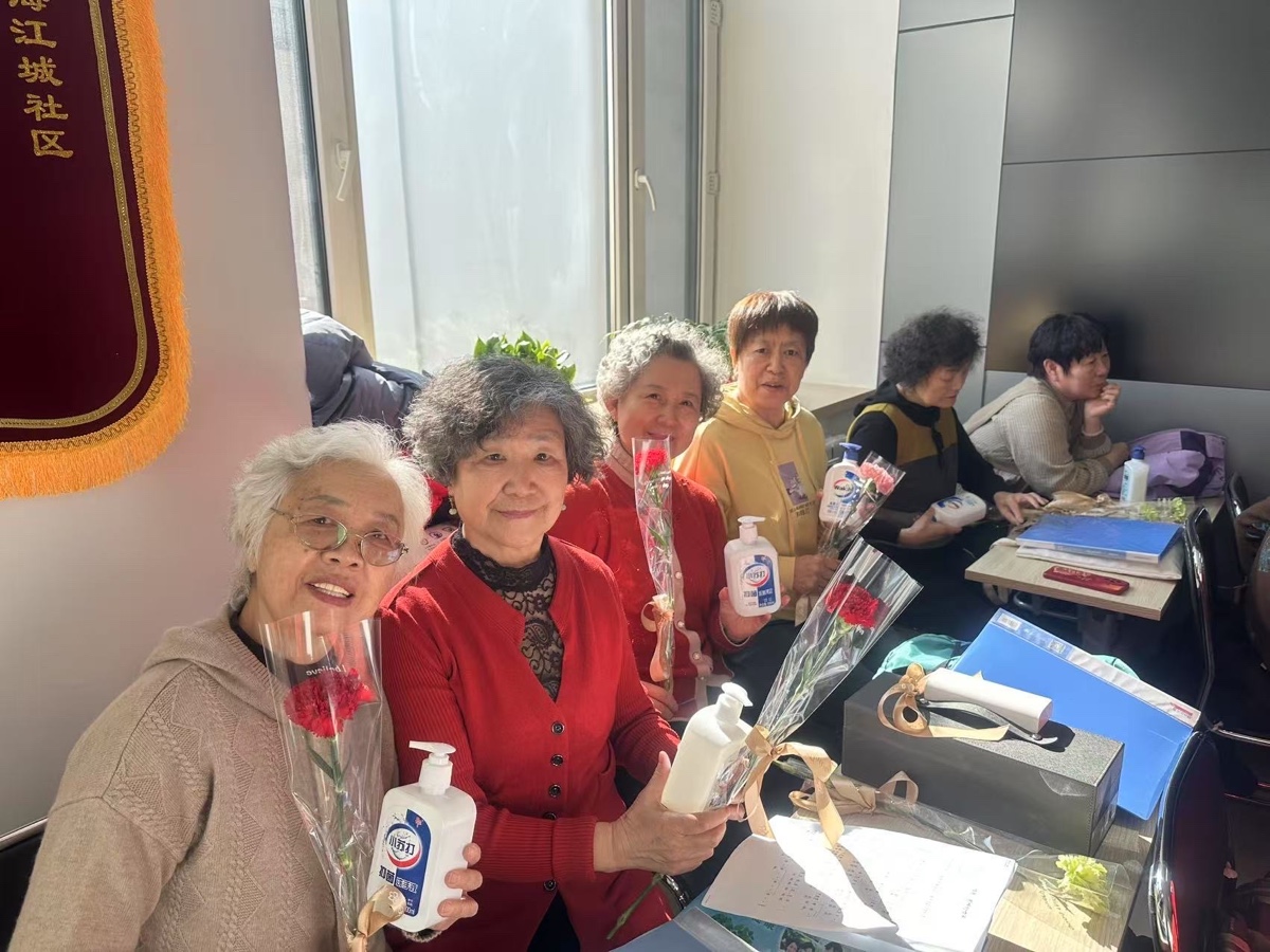 中海江城社区妇女节传递美好，点亮平凡日常（图5）