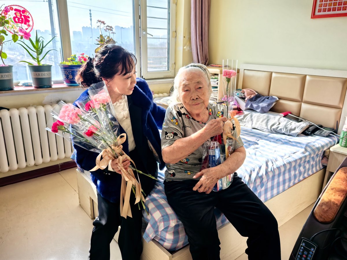 中海江城社区妇女节传递美好，点亮平凡日常（图3）