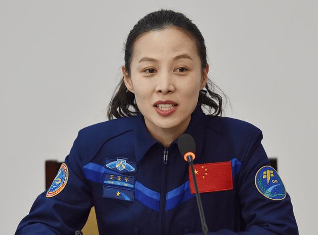 东方书剑的《破阵子・女神节赞航天巾帼二英杰》