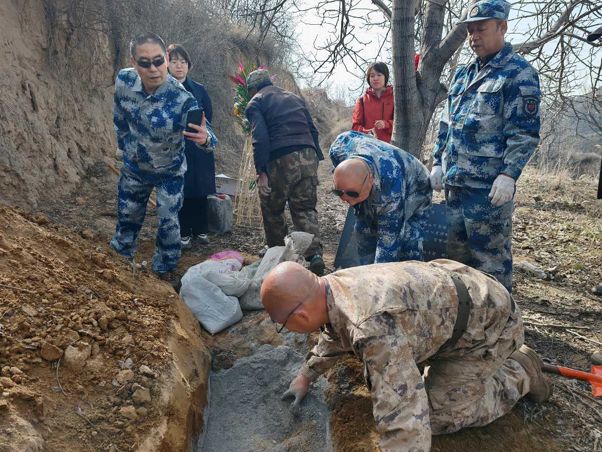 李靖水：青山埋忠骨，清明祭英魂（图6）