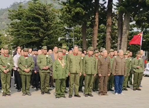 【老兵情怀.老山纪行2】段军：七律.参加2025乙巳蛇年清明节重返战场《祭英烈老山行》纪念活动杼怀（组诗新韵三首）北京头条.西安头条.都市头条发布！（图5）