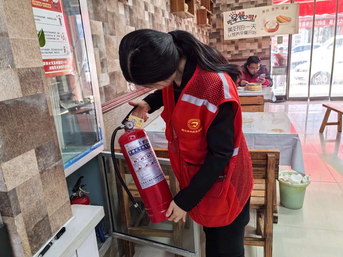 燃气安全无小事 景湖社区开展餐饮企业专项检查（图3）