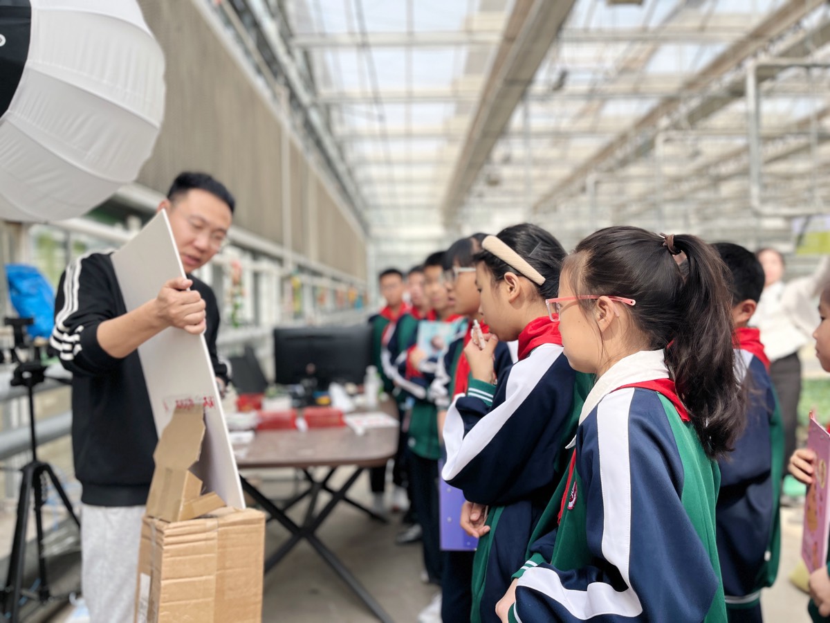 从“书香”走进“蔬香”，解锁智慧农业的奥秘——邢台市南和区宋璟学校红领巾研学之旅||文/李文媛||图/周新沙（图7）
