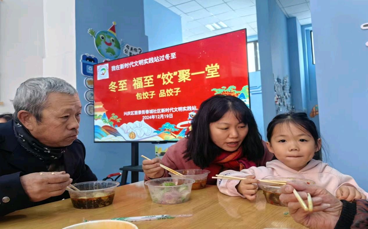 扶弱济困显担当 ，单亲母亲帮扶暖人心