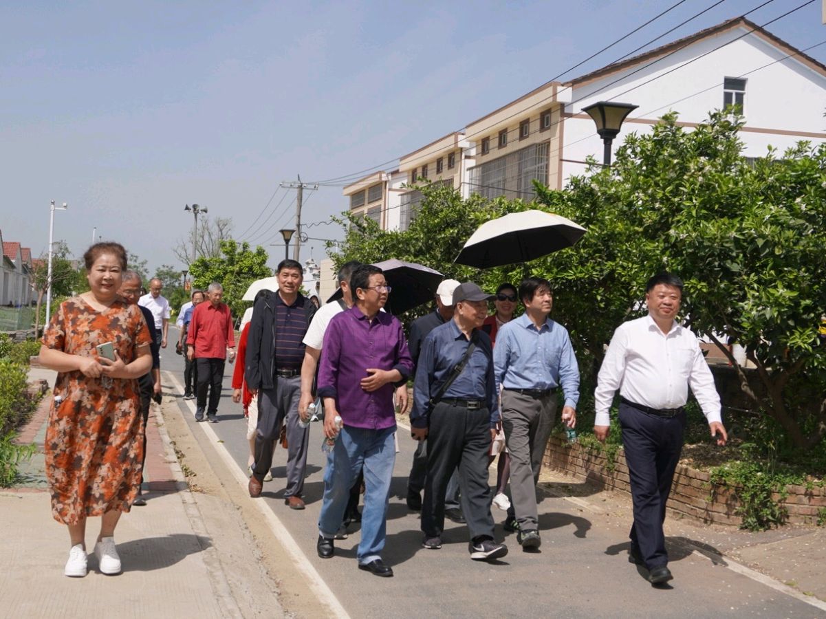 天门市诗词楹联学会应邀赴潜江市参观学习采风交流 【天门头条】（图13）