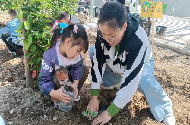 银古路街道宝银社区开展亲子种植活动，让孩子在劳动中成长（图3）