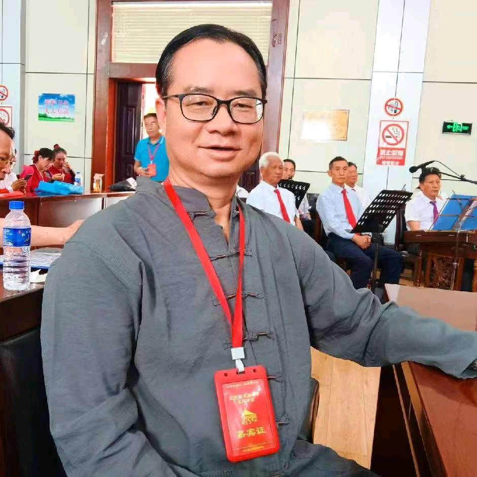 青年文学家星海文学中心//王洪仁先生诗歌欣赏《光的回声》（图4）