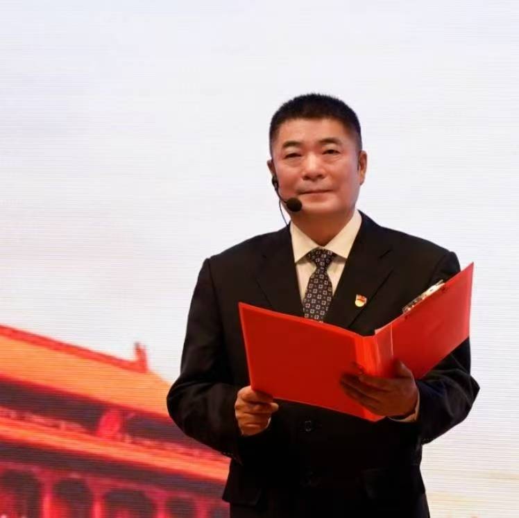 【九月茶韵文学诗社】2025—027《红色的五月》作者/刘林丽(小丽花) 主播/俞述临风 编辑制作刘林丽（图9）