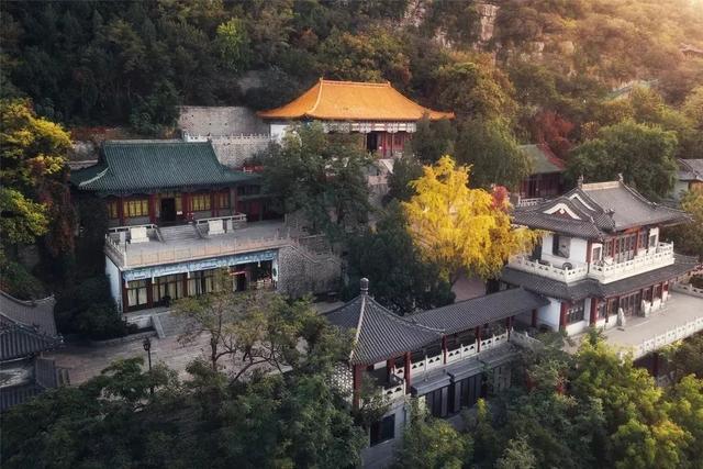 诗城词都:黄鸿河宋俊忠孟祥宾雅和《登历山》(图2)