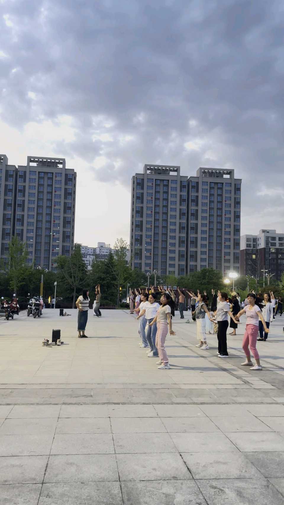 七绝-观广场舞～诗◑王政（图15）