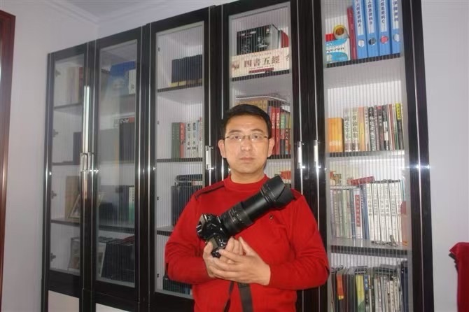 【英译双语】我不和风生气：作者||于文和｜海外头条（图6）