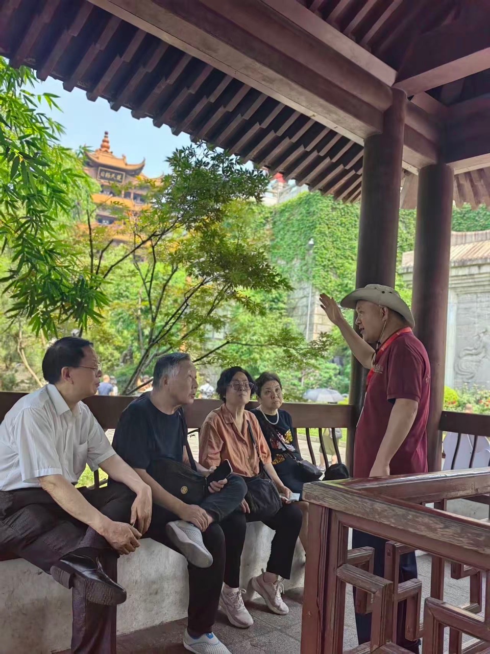 “武汉人游武汉”——武昌老人爱听黄鹤楼故事（图3）