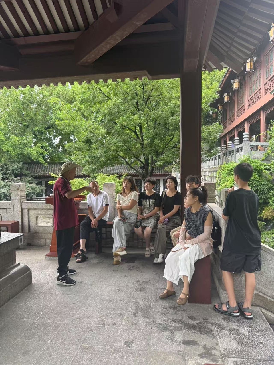 一边下雨一边晴，诗词讲解讲不停｜周智敏