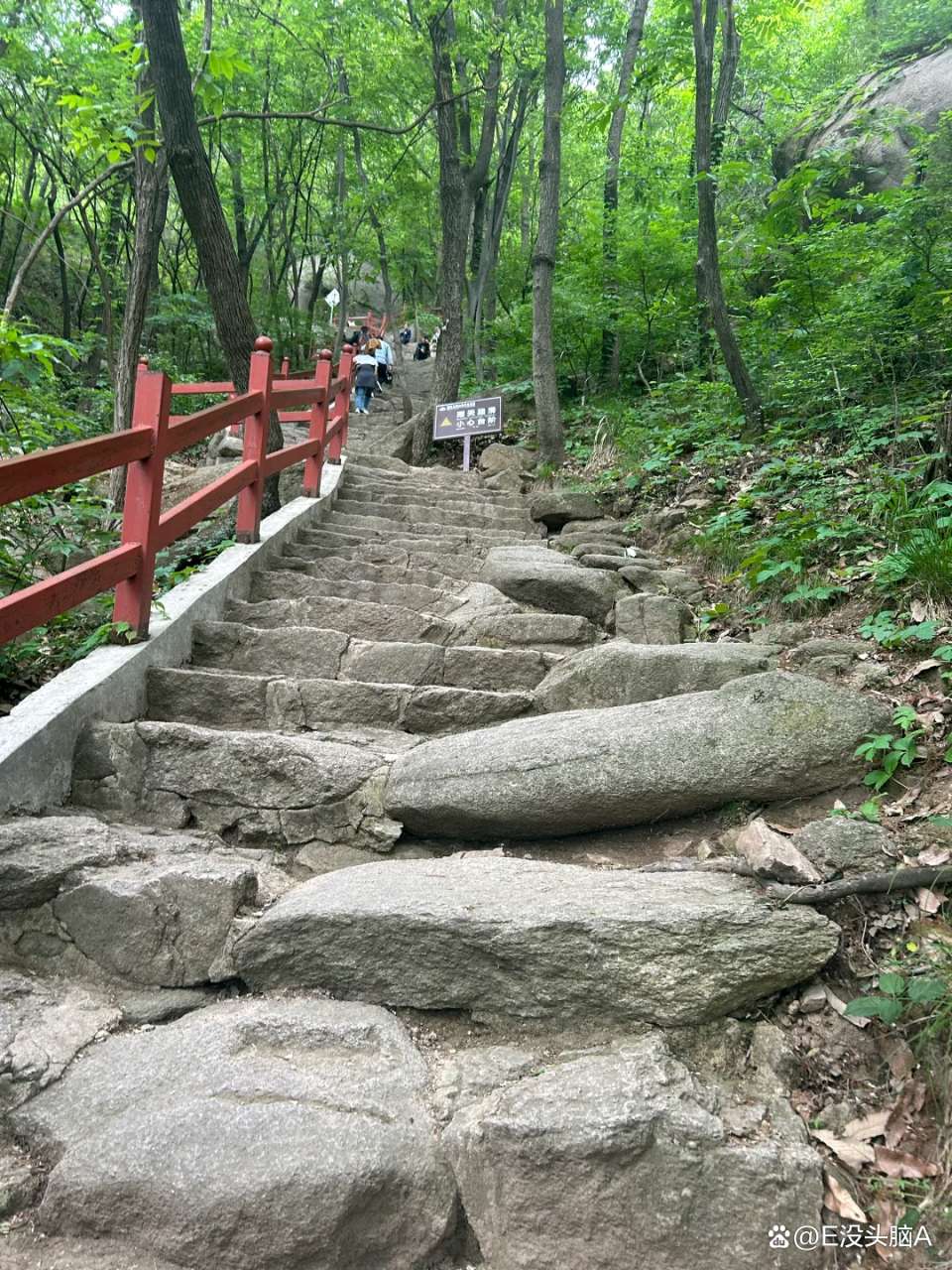 健康是福的《五律 夏日铜山避暑》