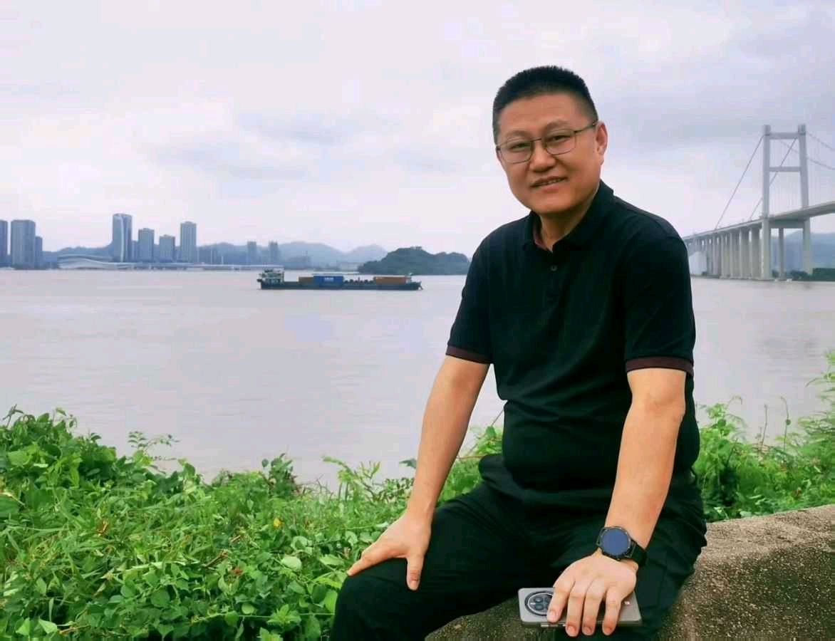 量子诗歌“七嘴八舌”说诗评诗系列‖文化强国量子诗歌文化传媒不一样的烟火（图12）
