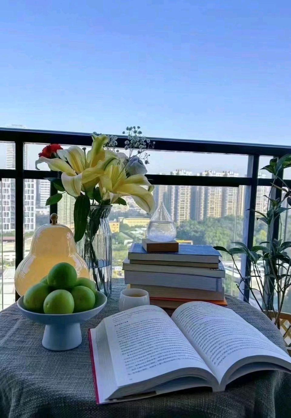【丝路诗刊】曾新友:用情用心深掘生活矿脉的诗意结晶 ——理论视角下的罗明生诗集《邀稻草人同行》赏析(图2)