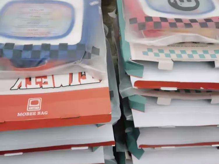 世界文学联盟 //名篇.文学艺术网联盟“爱之声”第四届公益风采晚会齐鲁风文学社周玉欣团队爱心大使作品朗诵会//主办:世界精英网腾团队和文学名人堂梅芳竹青团队(图238)