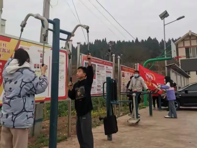 世界文学联盟 //名篇.文学艺术网联盟“爱之声”第四届公益风采晚会齐鲁风文学社周玉欣团队爱心大使作品朗诵会//主办:世界精英网腾团队和文学名人堂梅芳竹青团队(图244)