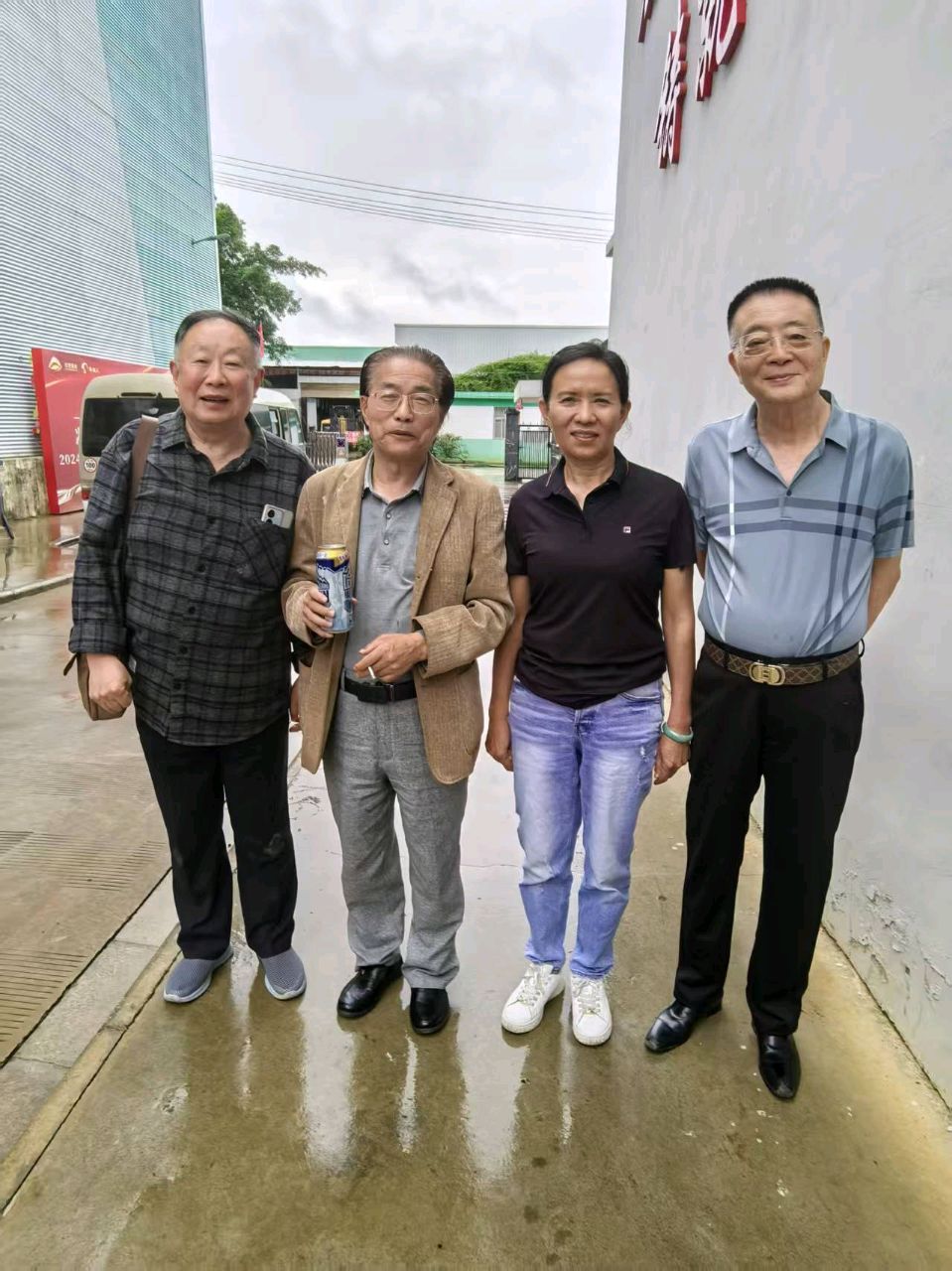 中国龙第六届“牛肝菌杯”征文作品选登:菌香里的时光褶皱,作者:丁罗蕾,点评/袁徳礼(图9)