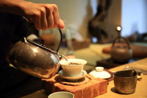 《醉酒与品茶》作者/邹德华 主播/艋澜 主编/胡琴