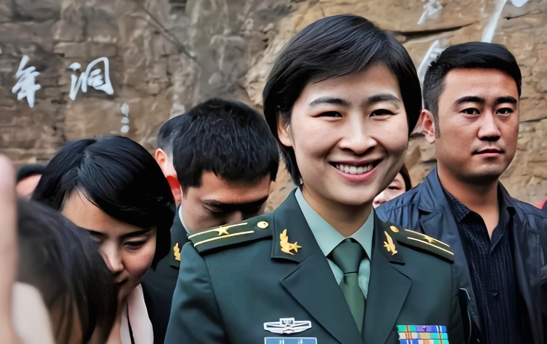 张希诵读 《致敬！中国女兵》 作者：任学路（图7）