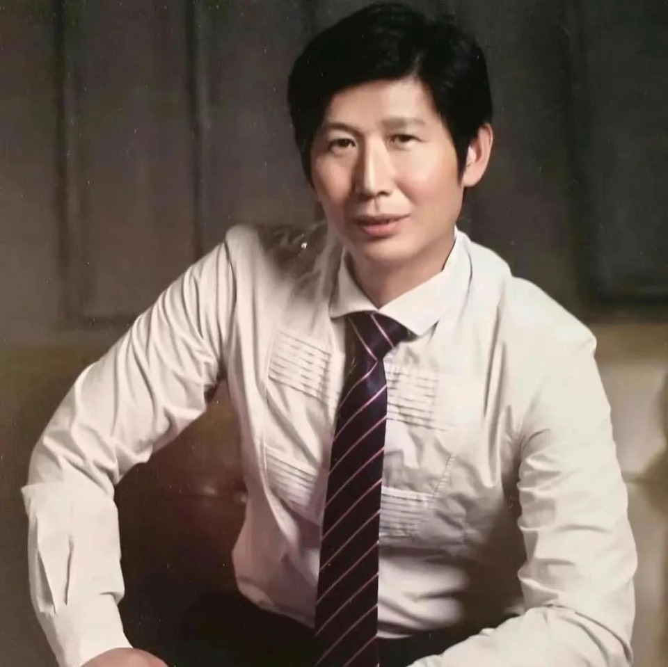 大兵朗诵：《红色的七月》作者：静水流深庆祝建党104年诞辰诗歌朗诵会《海外诗韵颂党辉：跨越山海赤诚心》圆满成功！海外头条（图7）