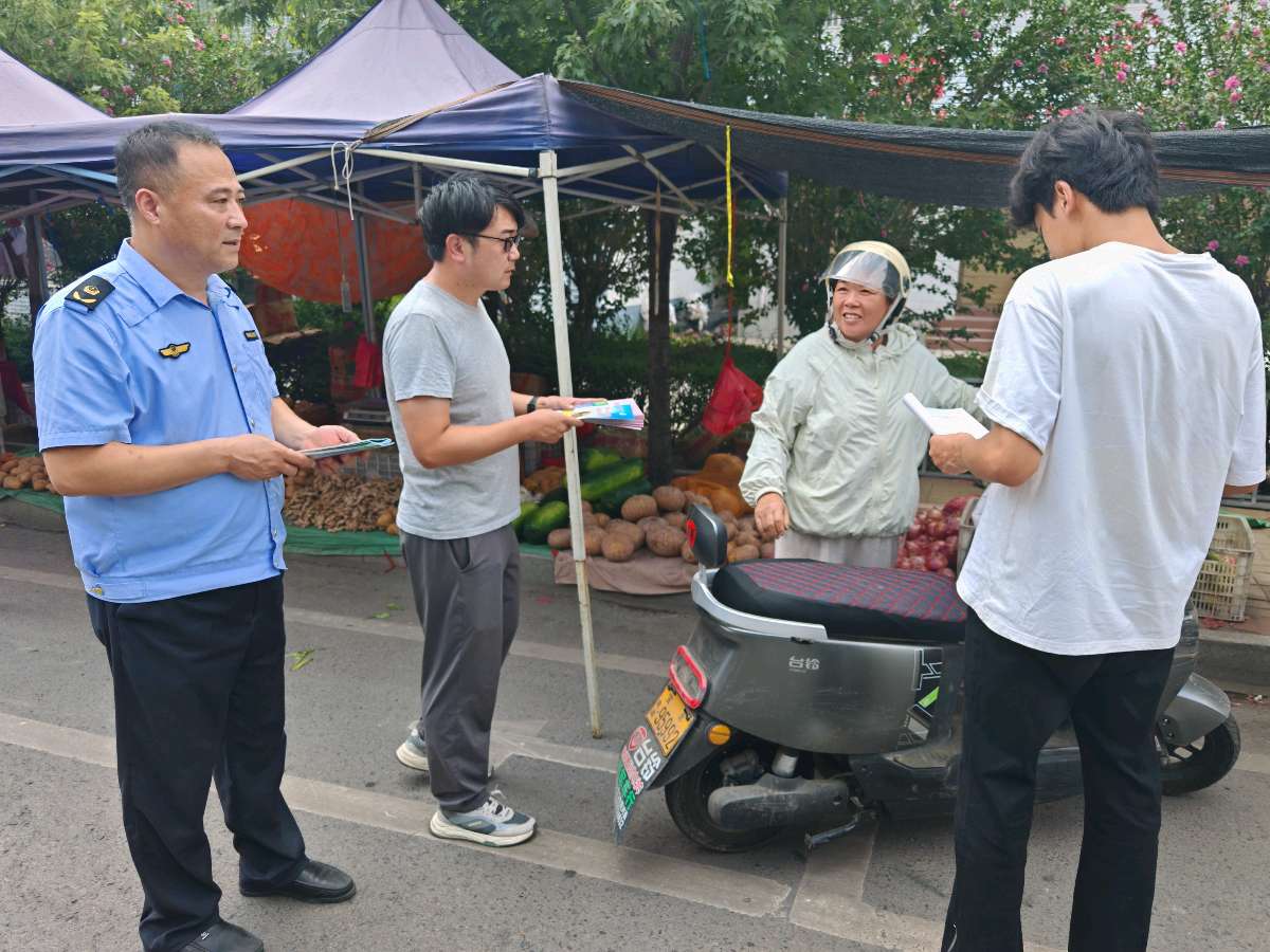 宝丰县张八桥镇：织密“扫黄打非”防护网 守护文化净土润童心（图2）