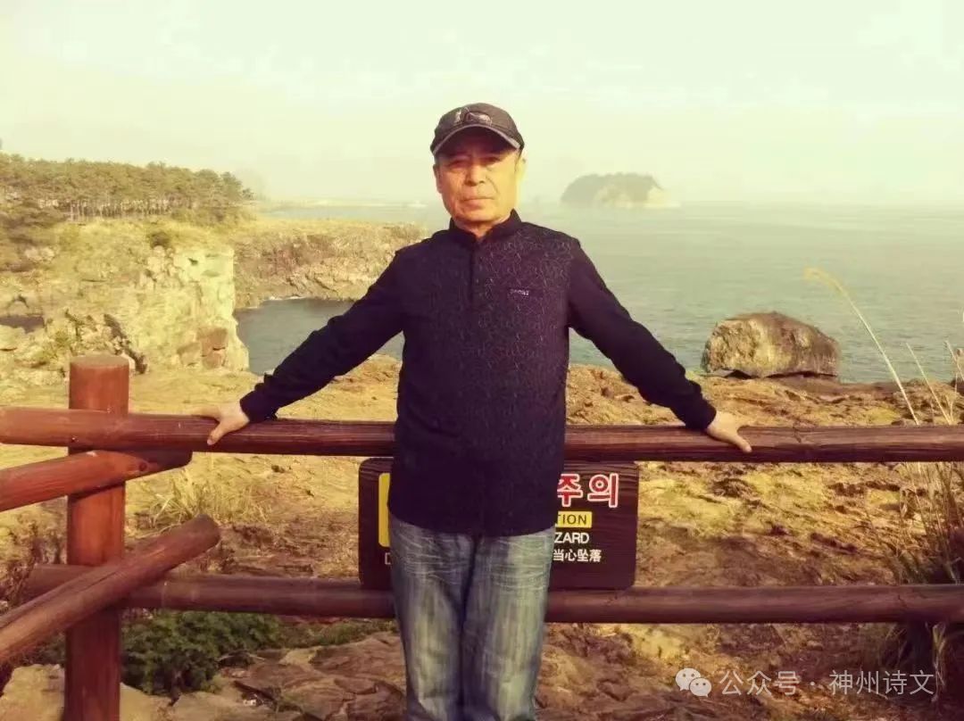 七嘴八舌说诗评诗系列之黑子的《光》引你走进他的情感世界/文化强国量子诗歌文化传媒诗友（图17）