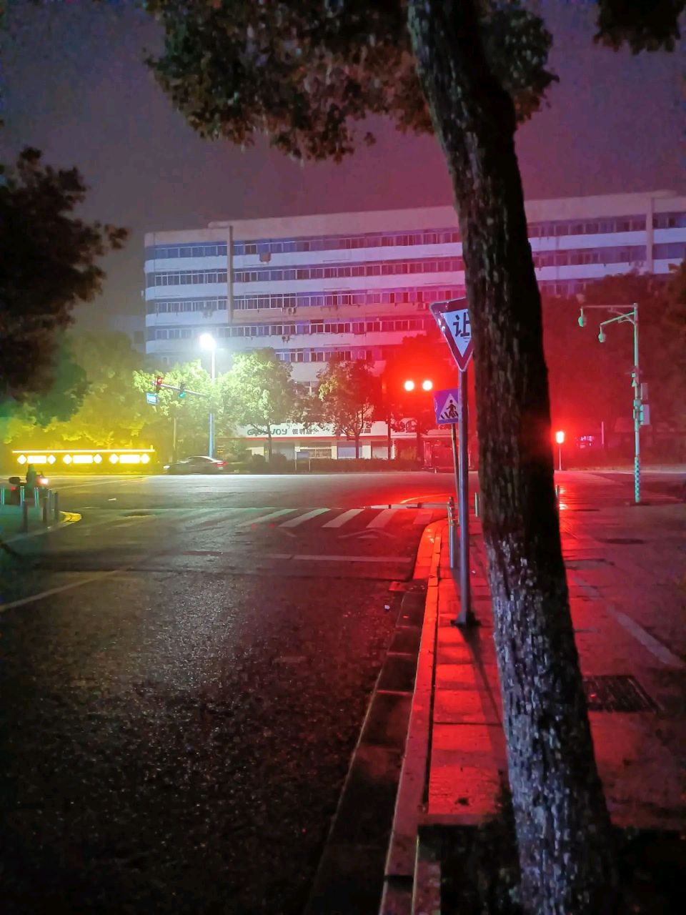 量子诗歌“七嘴八舌”说诗评诗系列之王红民副主席的《刺骨寒》带你走进无法言喻却又以诗的形式来感受彻骨之寒——文化强国量子诗歌文化传媒（图42）