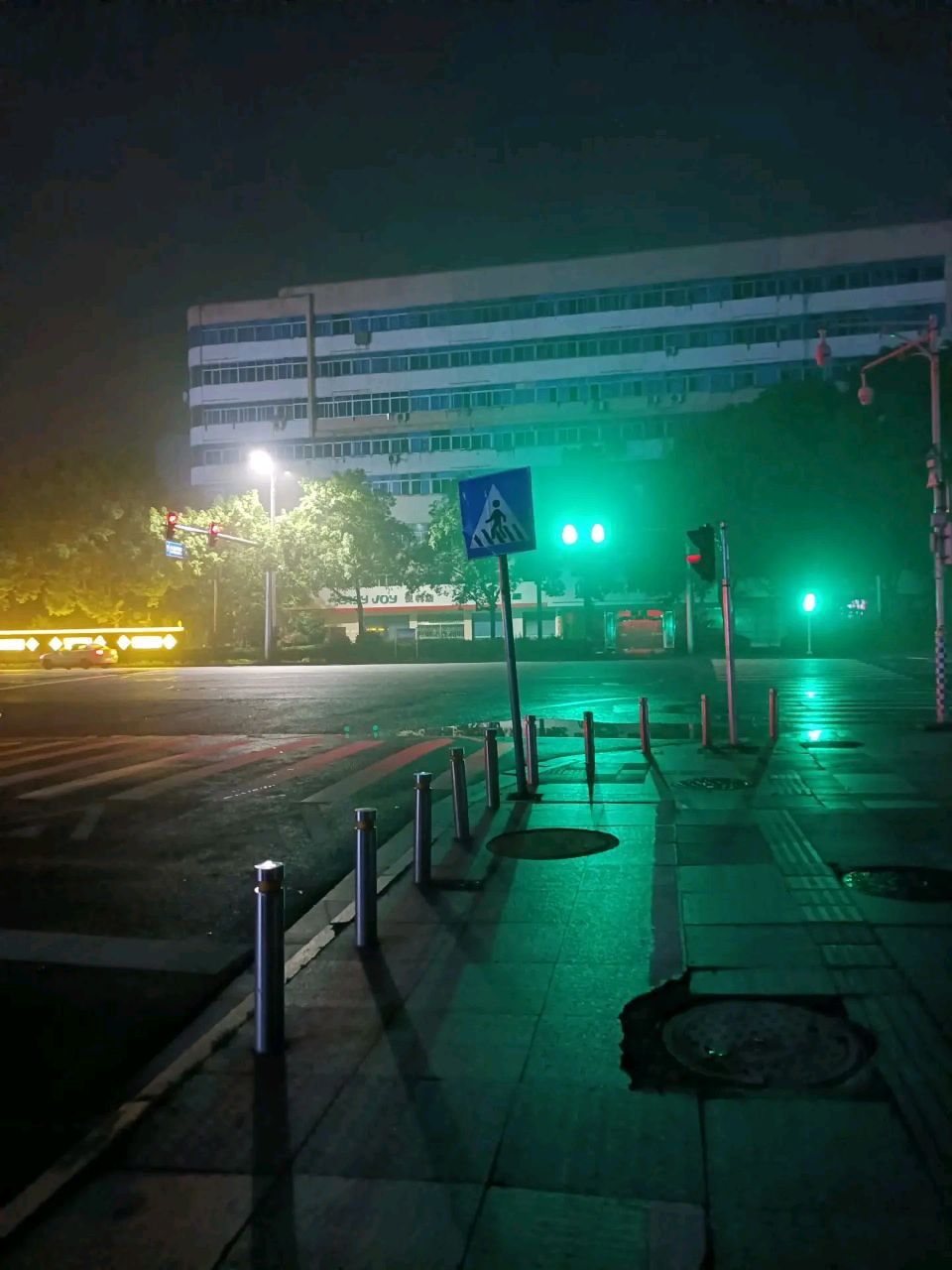 量子诗歌“七嘴八舌”说诗评诗系列之王红民副主席的《刺骨寒》带你走进无法言喻却又以诗的形式来感受彻骨之寒——文化强国量子诗歌文化传媒（图40）