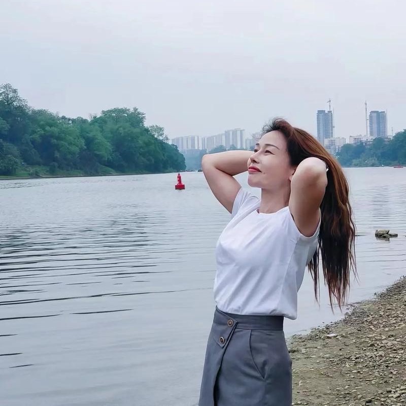 汪志成：《小河边的小心思》朗诵：琪琪~海外头条（图6）