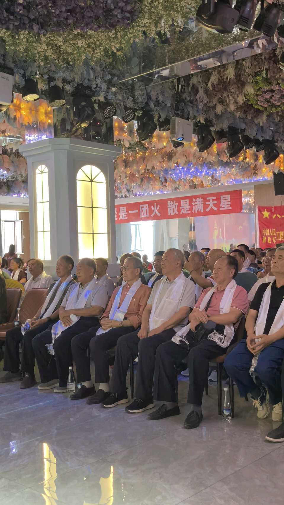 【国风社陕西分社】月刊55期*总第66期【八一特刊1】热烈祝贺工兵十四团青海战友民和联谊会隆重开幕*党阳安主持·段军致欢迎词·王友德、田清波团长讲话等活动礼成！（图77）