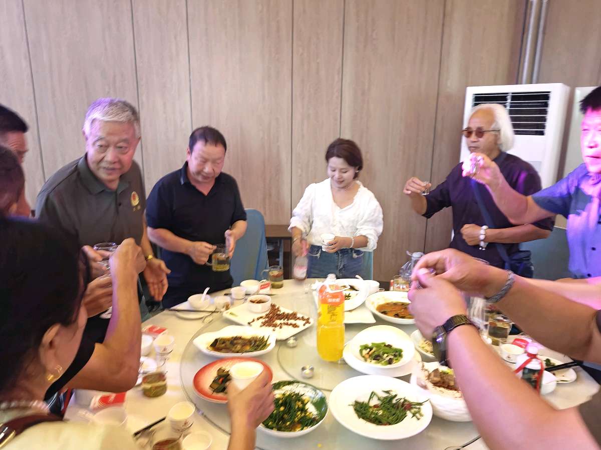 【国风社陕西分社】月刊55期*总第66期【八一特刊1】热烈祝贺工兵十四团青海战友民和联谊会隆重开幕*党阳安主持·段军致欢迎词·王友德、田清波团长讲话等活动礼成！（图109）