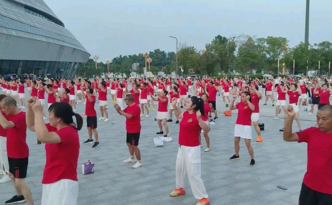 蝶恋花*广场舞走笔金夜（兰州）（图4）