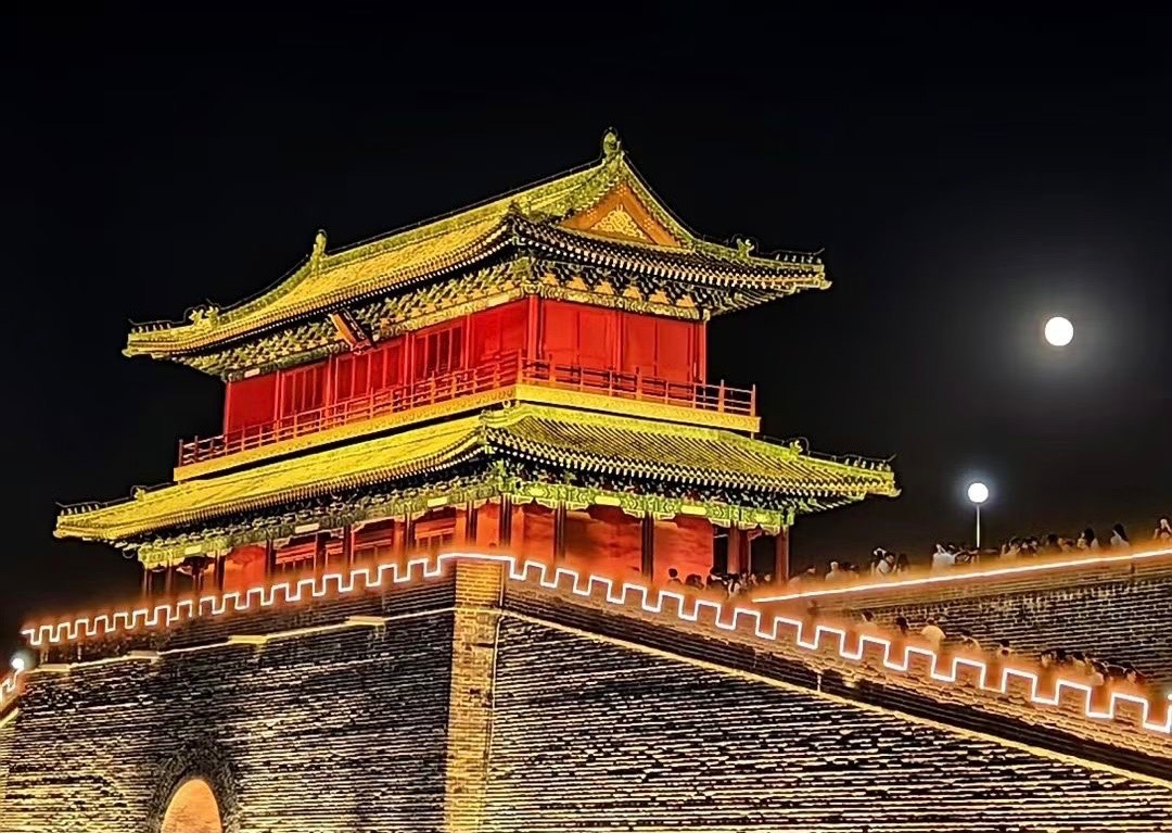 【新诗大观】夜游正定古城墙：一段被灯火拉长的时光漫步||文/笔架山人（图5）