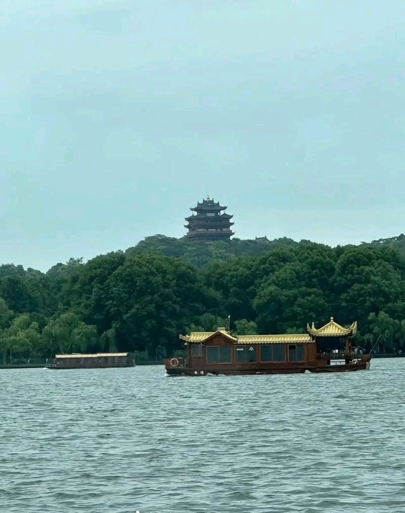 量子诗歌文化传媒“七嘴八舌”说诗评诗系列之梁刚的《春粼》——文化强国量子诗歌文化传媒（图20）