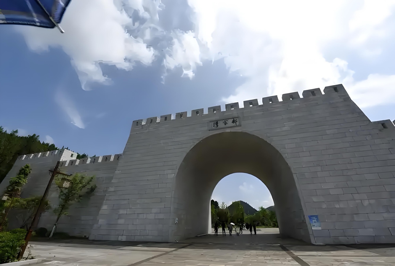 金秋故园谣 八卦寨里将军影-诗童/辩证法/诵：家明/评：江花（北京）和/博雅蕴新（云南）长安街总社【世界诗人名人展】13946期（图6）