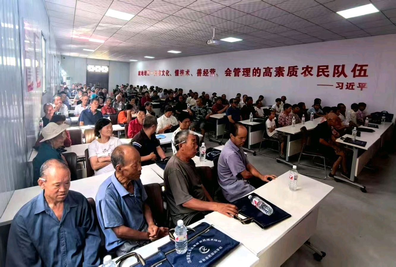 陕西正能量作家：魏超《陕西安康关庙镇：畜牧产业“蹄疾步稳” 绘就乡村振兴新图景》北京头条（图3）
