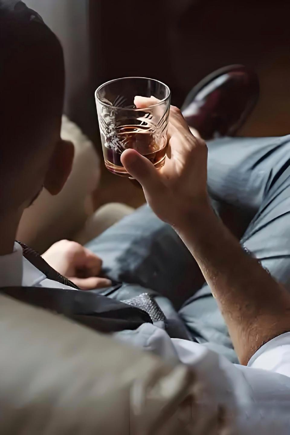 今夜我喝了酒///作者/苗蕾///诵读/老菩提（图6）