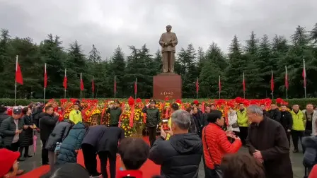 瞻仰韶山伟人广场抒怀/瞻仰韶山伟人纪念馆抒怀（文/晏斯林）……莲叶之珠文学社（图3）