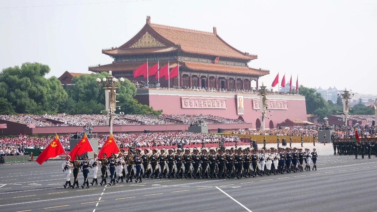 【新诗大观】满红红•九三阅兵||文/谢爱民（图2）