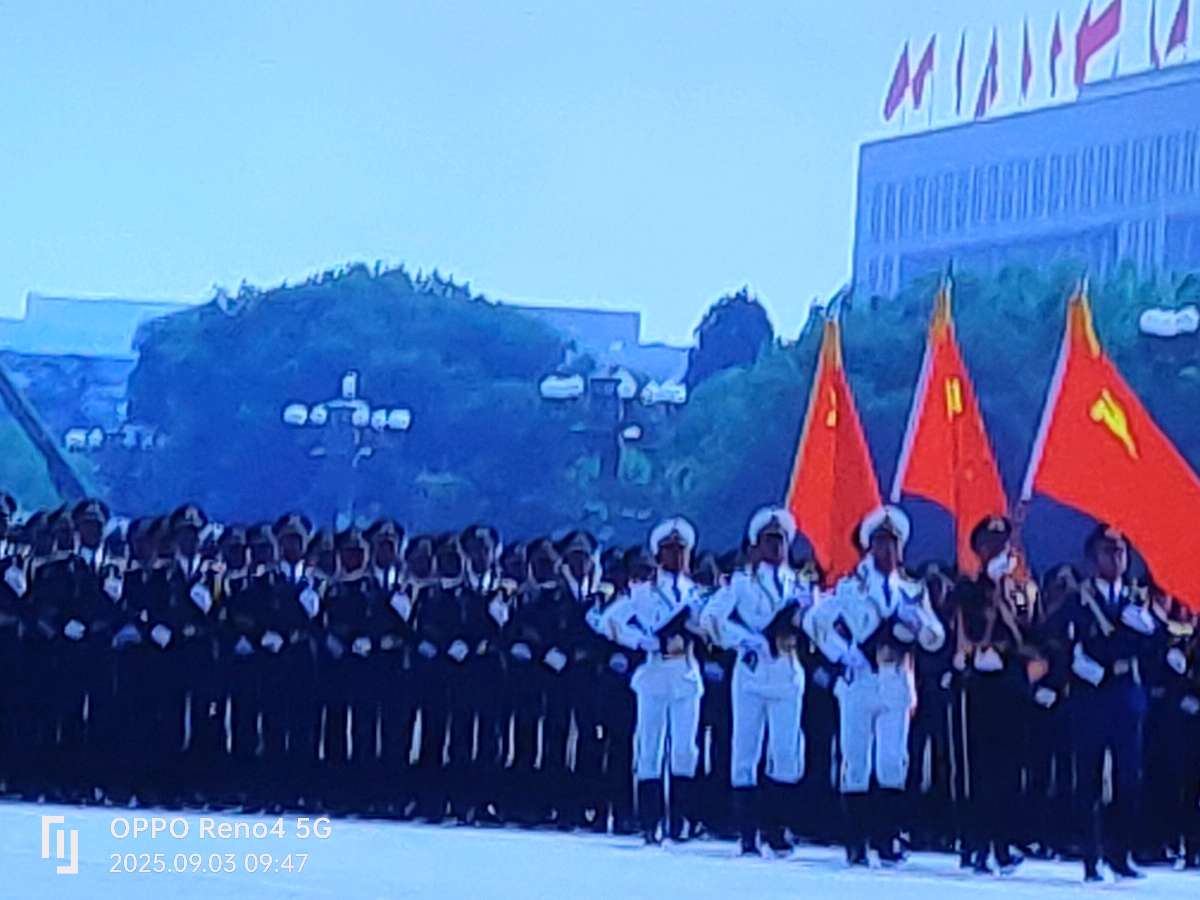 诗一首/爷孙同看纪念抗战胜利80周年“9.3”大阅兵（图3）