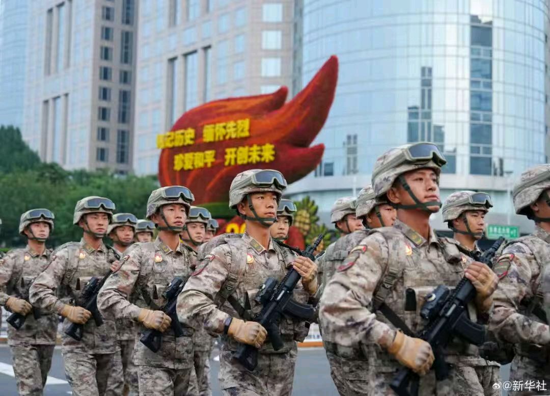 九月的光芒——礼赞九三阅兵式 ——写在中国人民抗日战争暨世界反法西斯战争胜利80周年之际/李 庆 和（图3）